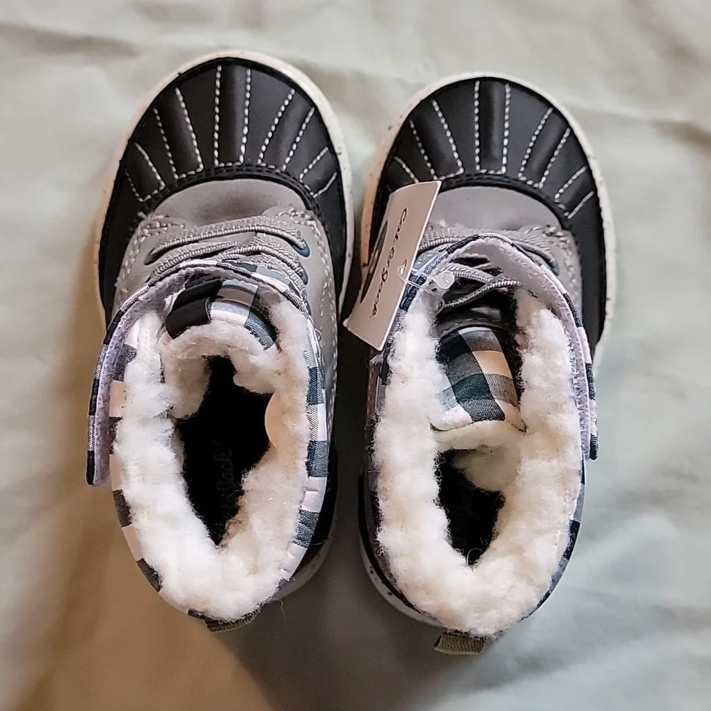 Cat & Jack little boys boots, size 6. NWT. Black and gray with a little green.